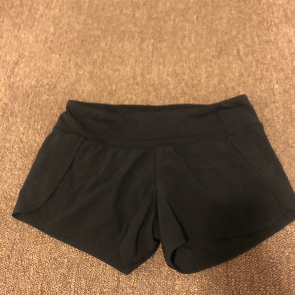 Lululemon size 6 shorts